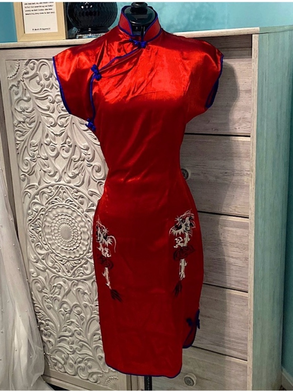 Vintage 1960s Cheongasm Qipao Pinup Satin Dragon Dress